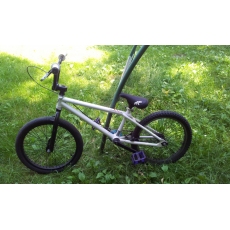 Bíle BMX GT