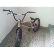 Prodám kolo bmx,cena 10000 KČ