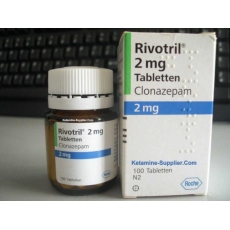 Na prodej prášky proti bolesti, prášky na spaní, prášky na depr